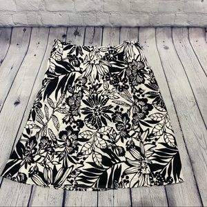 Black & white Gap A-line flowered skirt